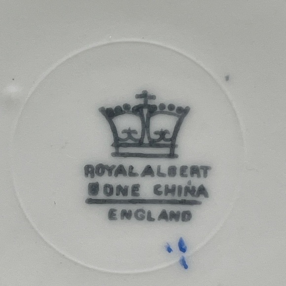 Royal Albert “Kendal Series” teacup and saucer bone china England 1940’s - Picture 6 of 13